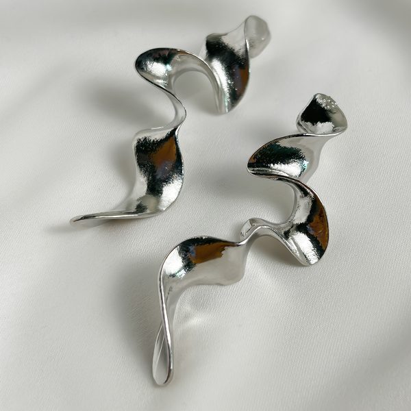 Nordic minimalist texture earrings，Alloy Lightweight