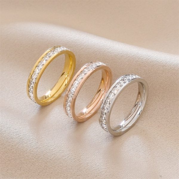 High-end light luxury full-star diamond ring female 18K non-fading titanium steel zircon couple ring hand jewelry