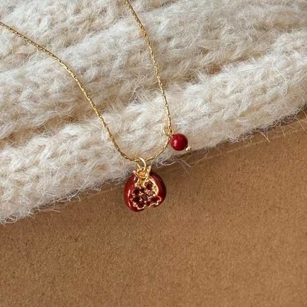 Retor and versatile niche angora red pomegranate pearl pendant