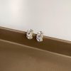 Dulovery white niche design sense retro high-end stud earrings simple earrings women