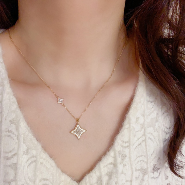 Song of freedom Free Heart ~ All-match glitter diamond four-pointed star necklace