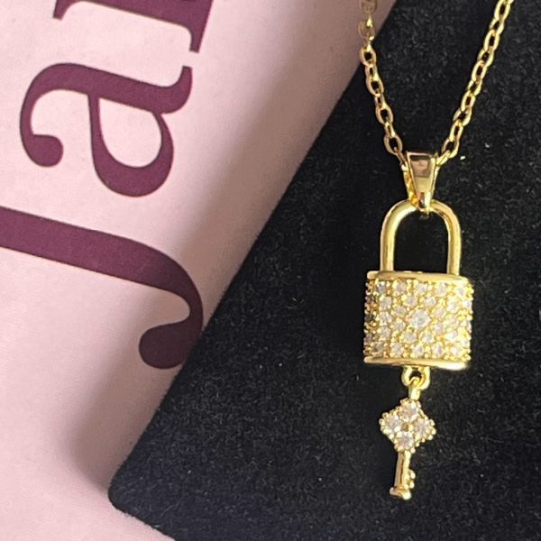 Light Luxury New Trend Cat's Eye Stone Necklace Female Niche Design Sense Clavicle Chain