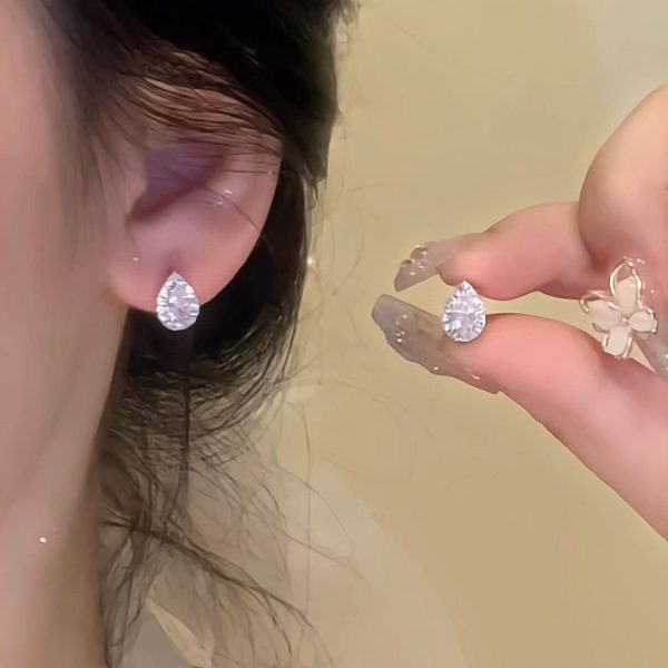 Flash Diamond Water Drop Ear Buckle Feminine Temperament Simple Design Niche Light Luxury Ear BuckleX
