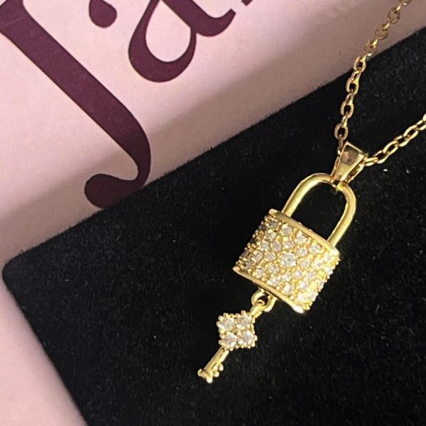 Light Luxury New Trend Cat's Eye Stone Necklace Female Niche Design Sense Clavicle Chain