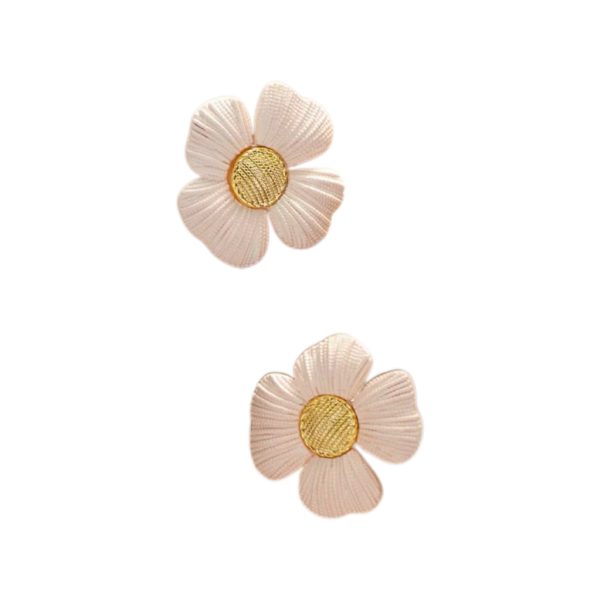 Exquisite And Fashionable Small Fragrance Flower Stud Earrings Women's High-end Light Luxury Sweet Silver Needle Earrings