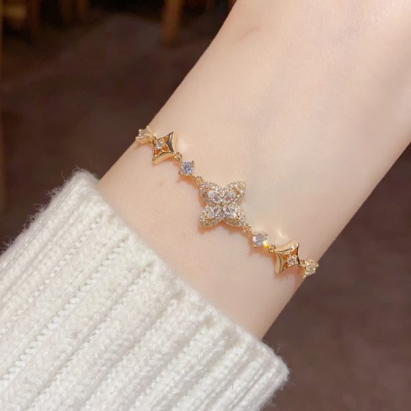 Small fashion personality unique slightly inlaid diamond exquisite temperament versatile bracelet