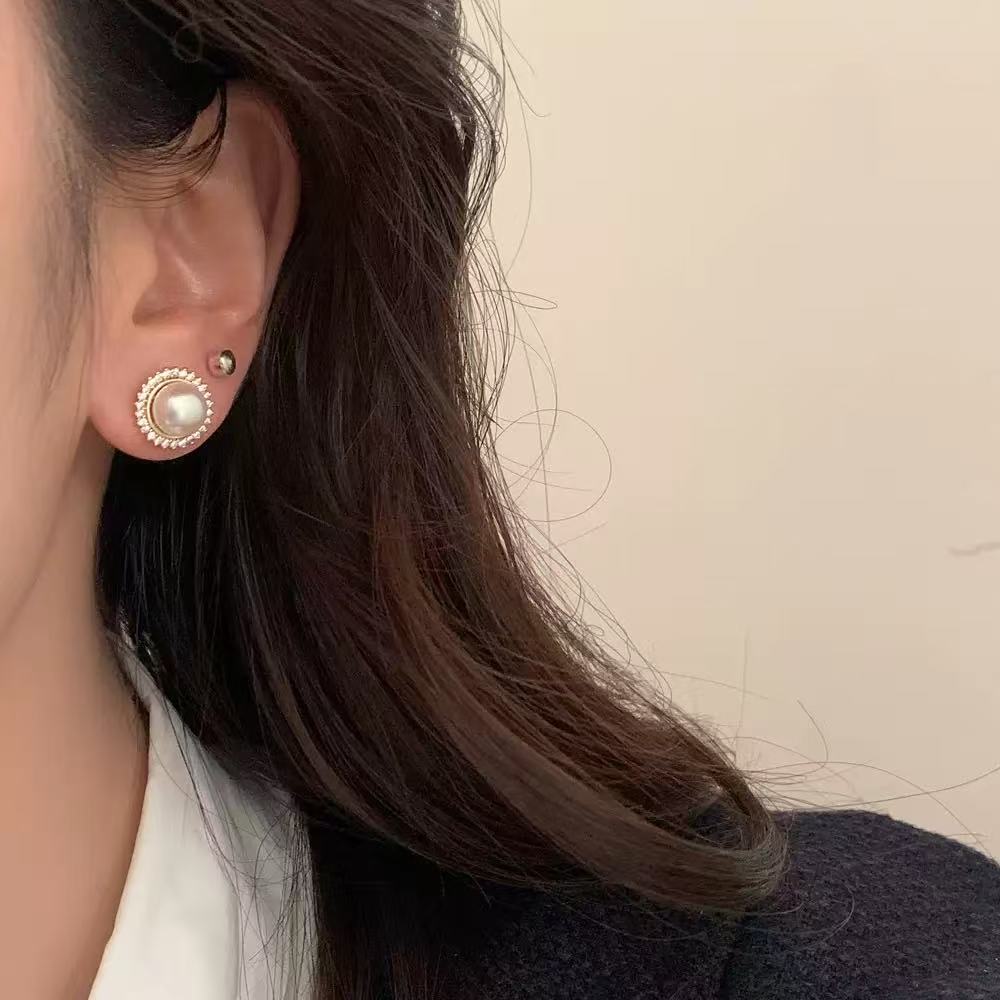 French Pearl Fashion Stud Earrings Women's Light Luxury Temperament Earrings Colorful Pearl Dazzling High-end Niche Design