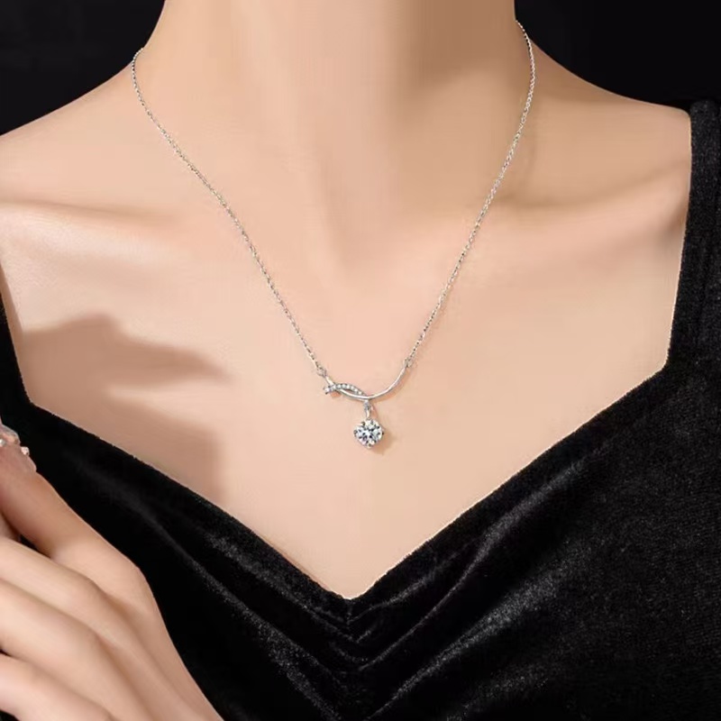 Fashion Smile Chain Niche Light Luxury Fashion Versatile Design