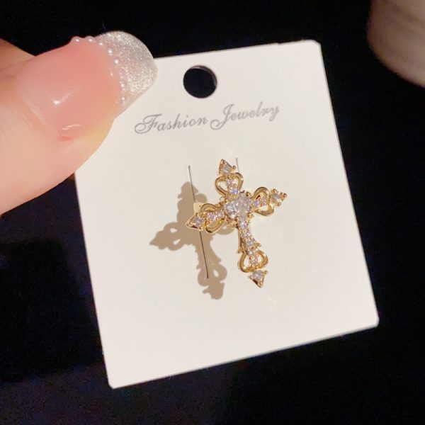 微信图片_20250801180129 Small Crowd Temperament Fashion Versatile Design Sense Full Diamond Cross Ear Bone Clip Exquisite Light Luxury Super Flash