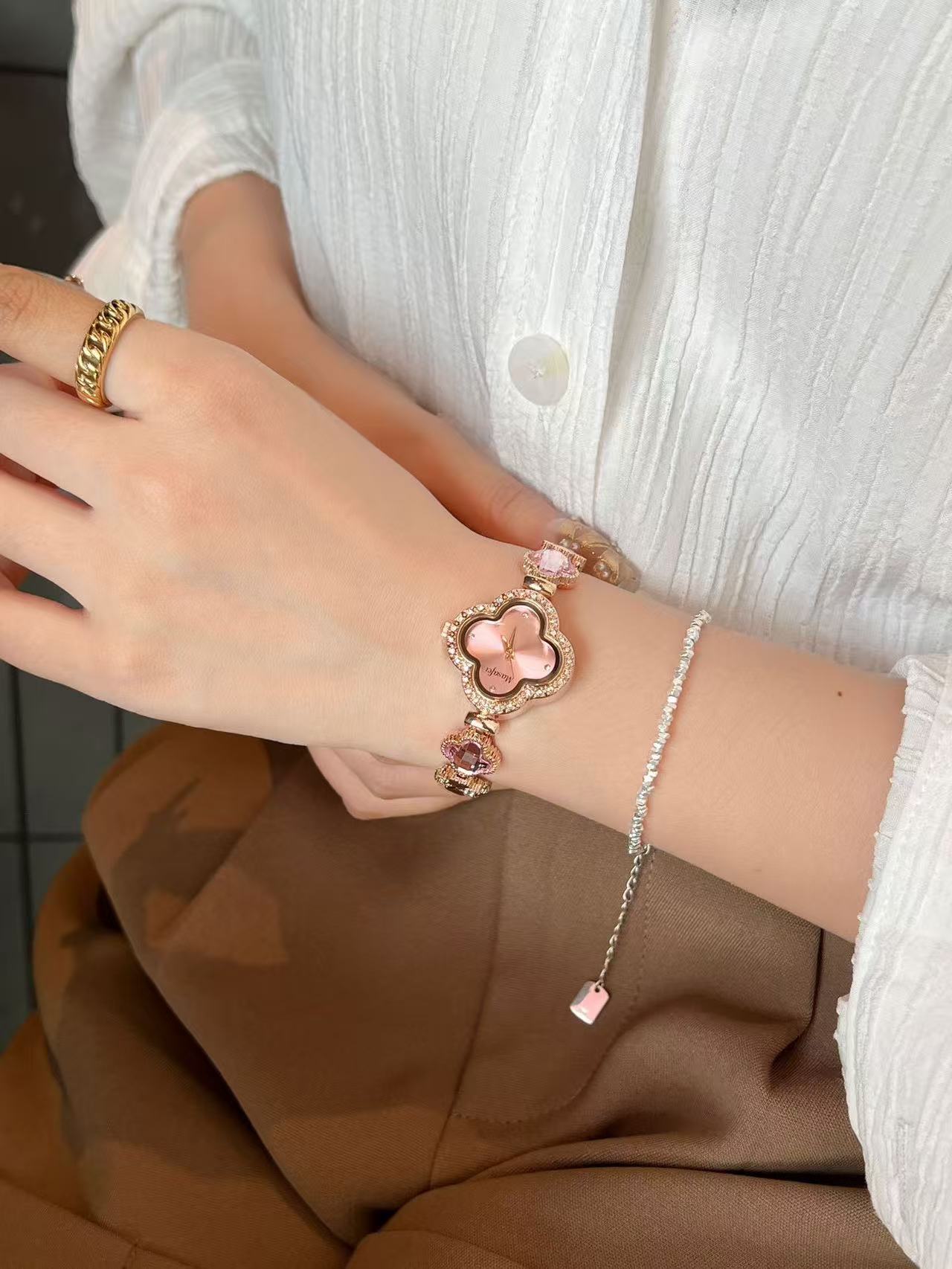 Fashion retro clover high-end bracelet crystal diamond women's waterproof watch