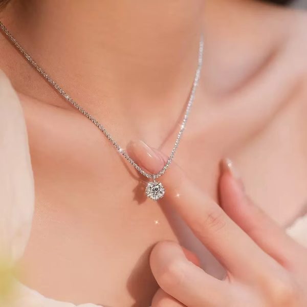 微信图片_20250812180809_173 Full Of Stars Necklace Mosang Stone Diamond Pendant Exquisite Non-fading Light Luxury And High-end