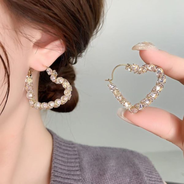 微信图片_20250812180902_181 Flashing Love Circle Earrings Peach Heart Popular Niche Design Stud Earrings Light Luxury High-end Earrings