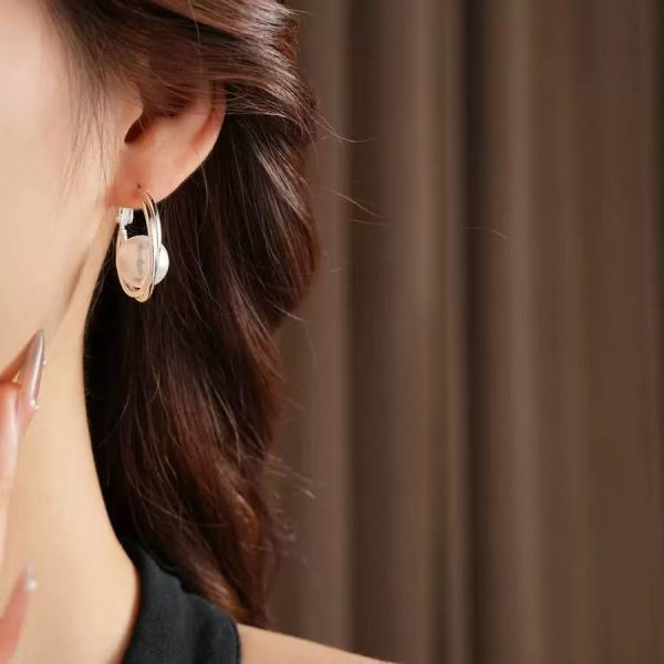 French Pearl Earrings s925 Silver Needle Round Earrings Retro Light Luxury Dedicated To Sensitive Skin